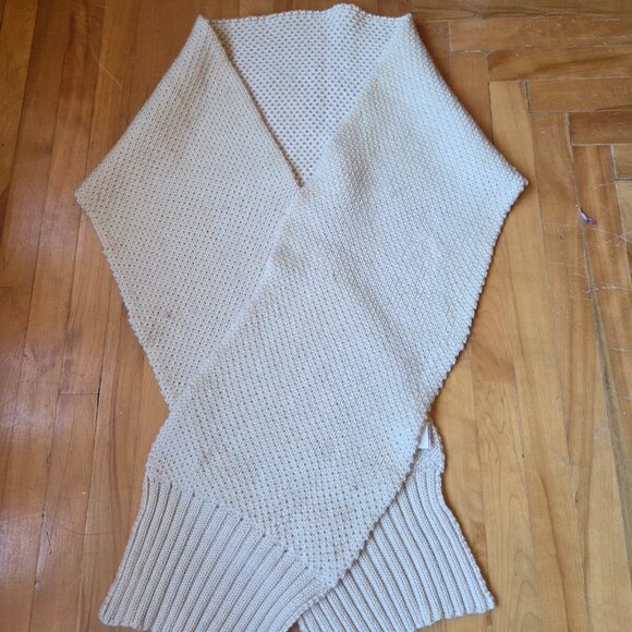 COS 100% Wool Ivory Scarf - Picture 2 of 4